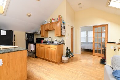 352 Norfolk St unit 3, Cambridge, MA 02139 - photo 3