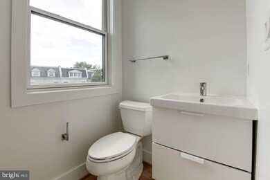 727 Hobart Place NW unit 2, Washington, DC 20001 - photo 7