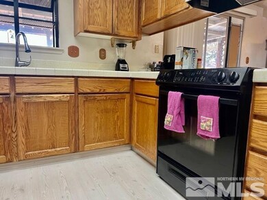562 Steffanie Way, Sparks, NV 89431 - photo 5