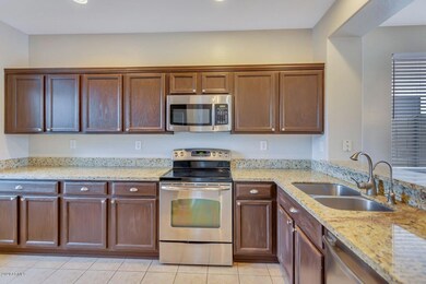 6 Kitchen (3)