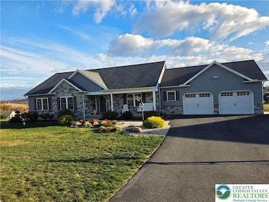 3393 Crestview Ln, Walnutport, PA 18088 - photo 3