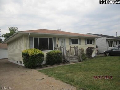 326 Erieview Blvd, Sheffield Lake, OH 44054 - photo 3