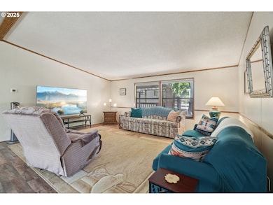 8434 SE Heritage Ct unit 19, Clackamas, OR 97015 - photo 3