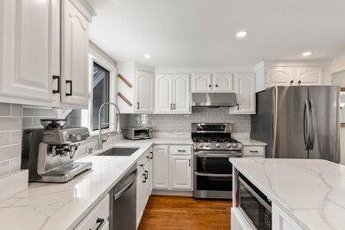 22 Robert St, Wakefield, MA 01880 - photo 4