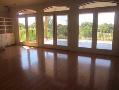 Living room: Open lots of natural light.