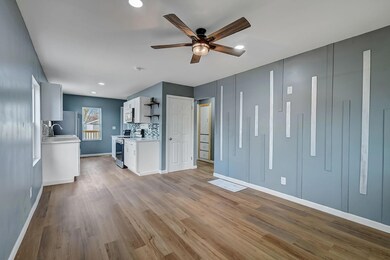 11-web-or-mls-E 13th Ave-011