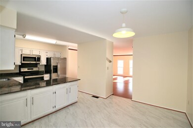 1505 Templeton Place, Rockville, MD 20852 - photo 7