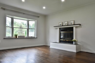 3271 E Old State Rd, Schenectady, NY 12303 - photo 4