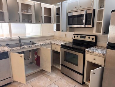 3626 Whitehall Dr unit 1030, West Palm Beach, FL 33401 - photo 2