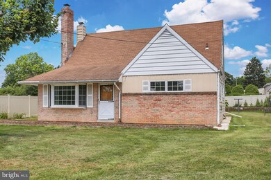 905 Beech St, Reading, PA 19605 - photo 3