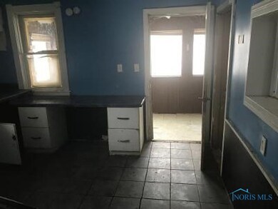 422 E 4th St, Genoa, OH 43430 - photo 4