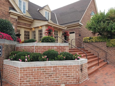 12-30 Estates Ln unit 2, Bayside, NY 11360 - photo 7