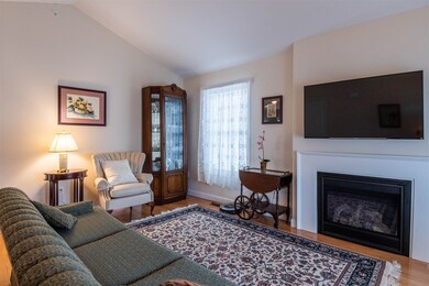 17 Stinson Dr unit 11, Nashua, NH 03063 - photo 5