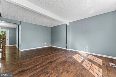 3640 Wharf Ln, Triangle, VA 22172 - photo 4