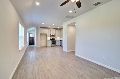 865 Farmhouse Trail, New Braunfels, TX 78130 - photo 7