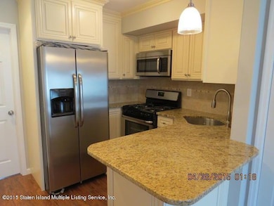 26 Francine Ct, Staten Island, NY 10306 - photo 2