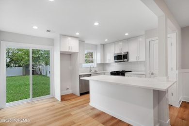 820 Maple St Lakehurst NJ-large-012-025-