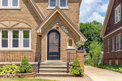 432 Calvin Ave, Grosse Pointe Farms, MI 48236 - photo 2