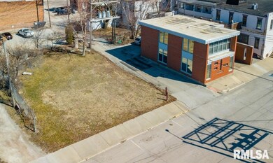 314 Pulaski St, Lincoln, IL 62656 - photo 3