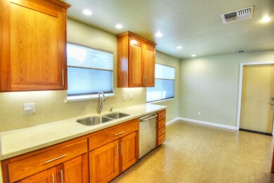 kitchen/dining area