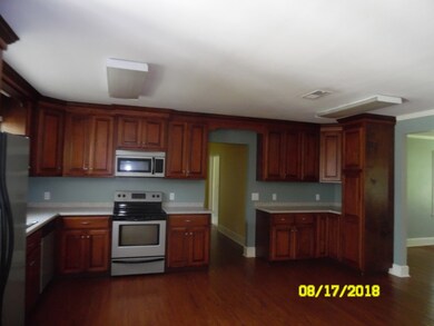 1001 Chester Ave N, Douglas, GA 31533 - photo 6