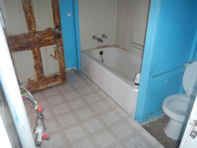 1117 3rd Ave SW, Cedar Rapids, IA 52404 - photo 5