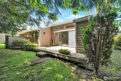 25432 213th Place SE unit 4, Maple Valley, WA 98038 - photo 2