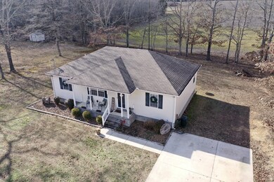 579 Gilley Cir, Manchester, TN 37355 - photo 5