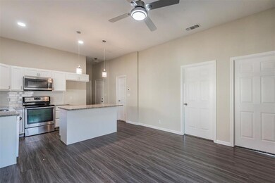 604 Royal St, Cleburne, TX 76031 - photo 3