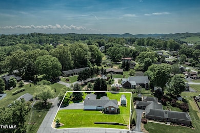 408 Garmon Dr (3 of 83)