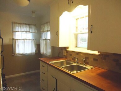 1422 Clarendon Ave, Niles, MI 49120 - photo 3