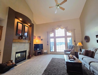 W282N4163 Somerset Ln, Pewaukee, WI 53072 - photo 4