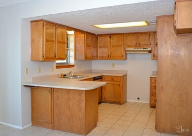 11006 Twin Lakes Ln, San Angelo, TX 76904 - photo 7