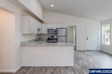 238 Grand St, Independence, OR 97351 - photo 2