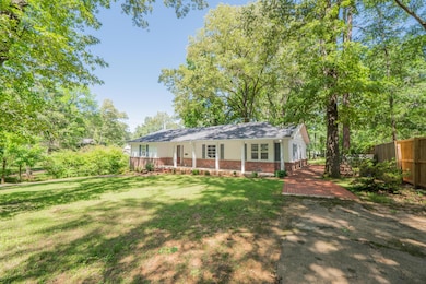 2402MapleRd-20