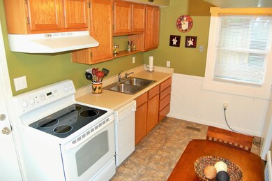 910 Exeter Rd, Columbus, OH 43213 - photo 7