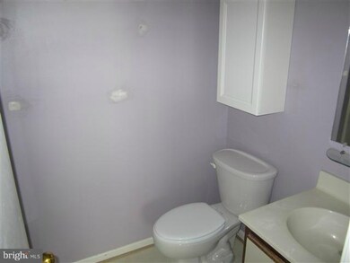 14005A Grumble Jones Ct, Centreville, VA 20121 - photo 2