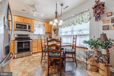 14 Lakebridge Dr, Woodbury, NJ 08096 - photo 4