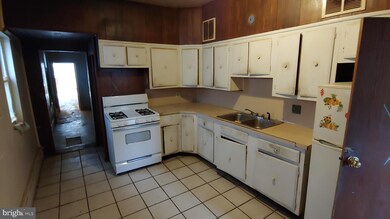 219 S 4th St, Reading, PA 19602 - photo 6