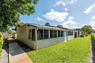 2538 Boundbrook Dr S unit 140, West Palm Beach, FL 33406 - photo 2