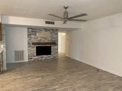 15819 Ironside Hill Dr, Houston, TX 77053 - photo 6