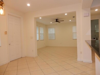 661 Corte Madera Ln unit 2, West Palm Beach, FL 33401 - photo 4