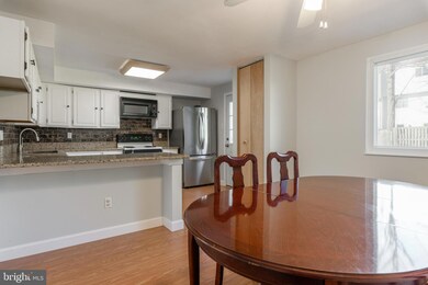 8650 Hickory Ridge Ct, Springfield, VA 22153 - photo 7