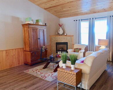 62 Ash St, North Conway, NH 03860 - photo 2