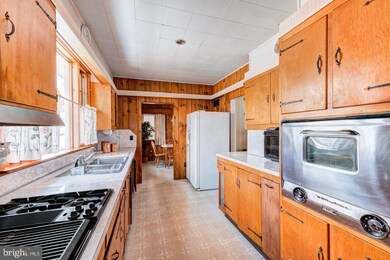 1823 W Main St, Norristown, PA 19403 - photo 6