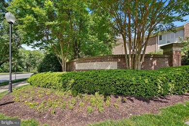 5713 Brewer House Cir unit 101, Rockville, MD 20852 - photo 2
