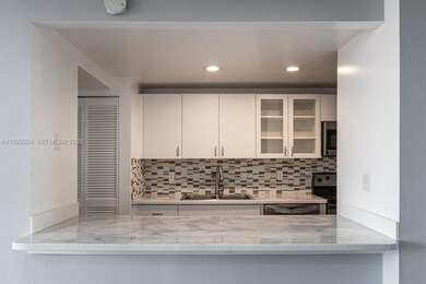 854 NW 87th Ave unit 504, Miami, FL 33172 - photo 3