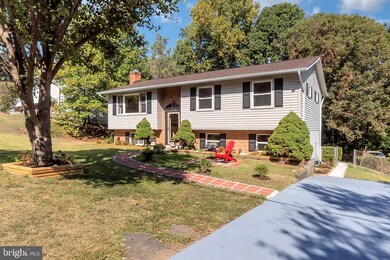 8607 Lagrange St, Lorton, VA 22079 - photo 6