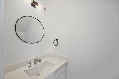 2103 Avenue B, Rosenberg, TX 77471 - photo 5