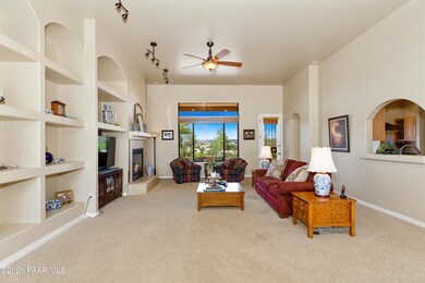 003_Living Room (2)